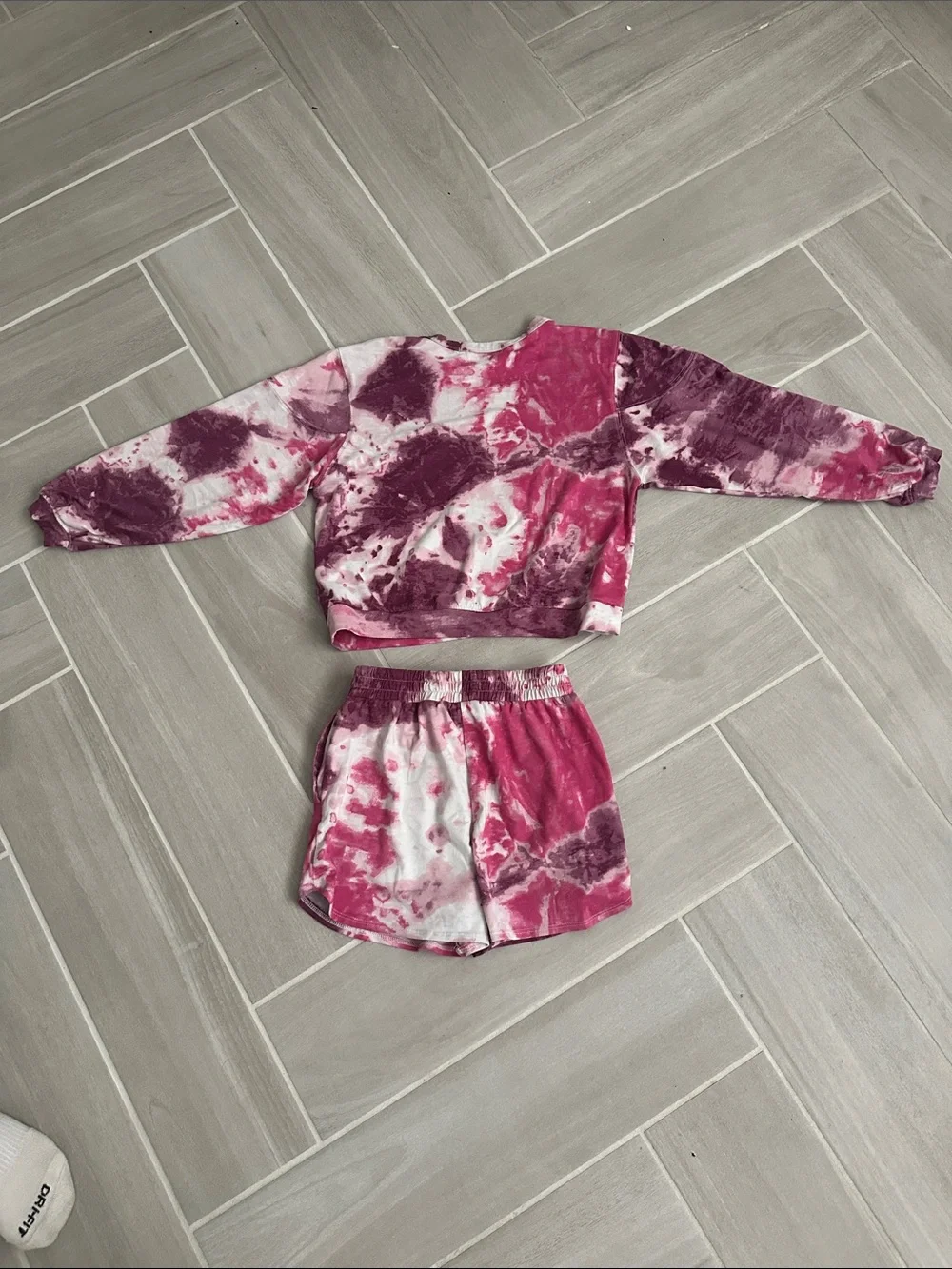 PINK Victoria's Secret Girls' Pink Tie-Dye Long Sleeve Top & Shorts Pajama Set